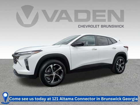 Used 2025 Chevrolet Trax RS w/ Driver Confidence Package FWD image 1