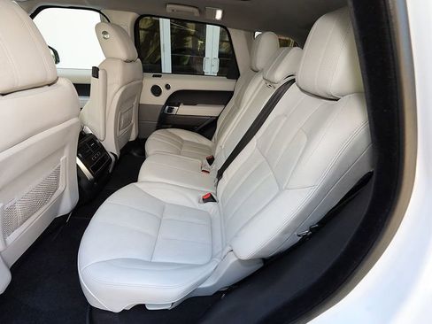 Used 2014 Land Rover Range Rover Sport HSE image 32