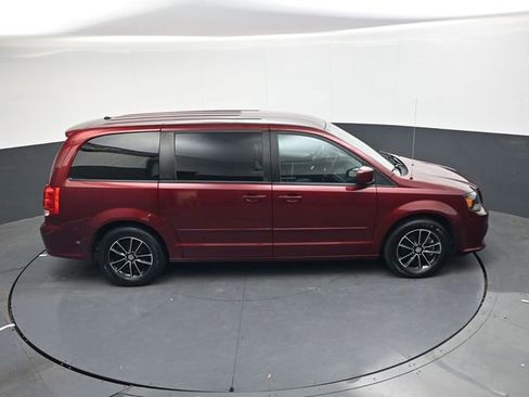 Used 2017 Dodge Grand Caravan GT image 28