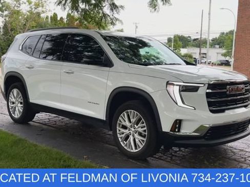 Used 2024 GMC Acadia Elevation w/ Luxury Package FWD image 2