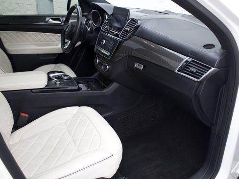 Used 2018 Mercedes-Benz GLE 43 AMG 4MATIC image 38