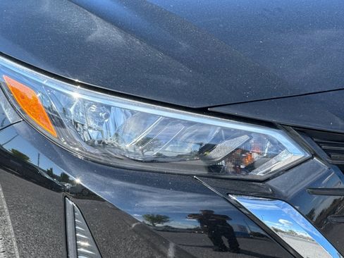Used 2025 Nissan Sentra SV FWD image 11