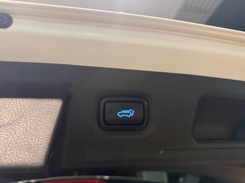 Used 2019 Hyundai Santa Fe Limited image 11