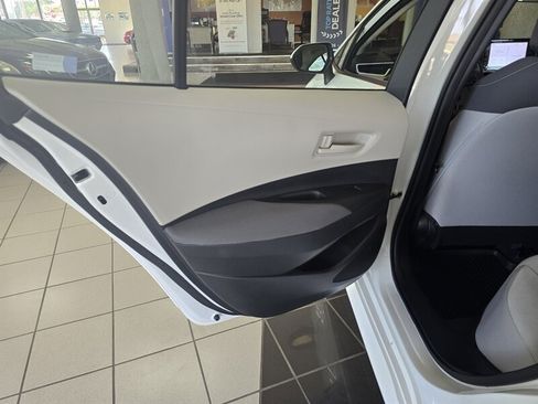 Used 2022 Toyota Corolla LE FWD image 10
