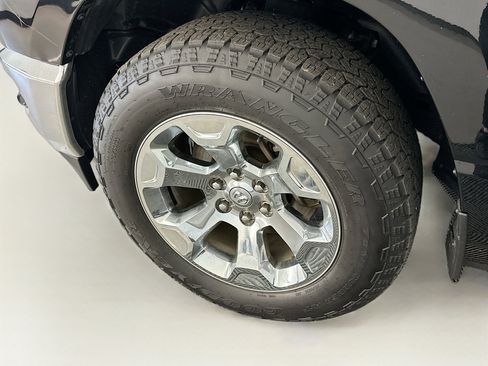 Used 2022 RAM 1500 Big Horn AWD/4WD image 11