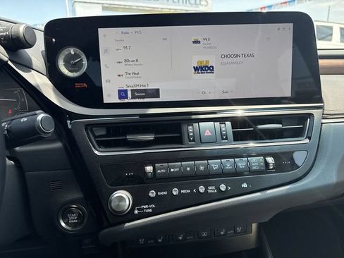 Used 2025 Lexus ES 350 Ultra Luxury w/ Accessory Package (Z1) FWD image 21