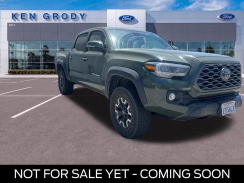Used 2022 Toyota Tacoma TRD Off-Road w/ Technology Package RWD image 1