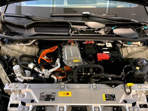 Certified 2024 BMW iX xDrive50 w/ Sport Package AWD/4WD image 30