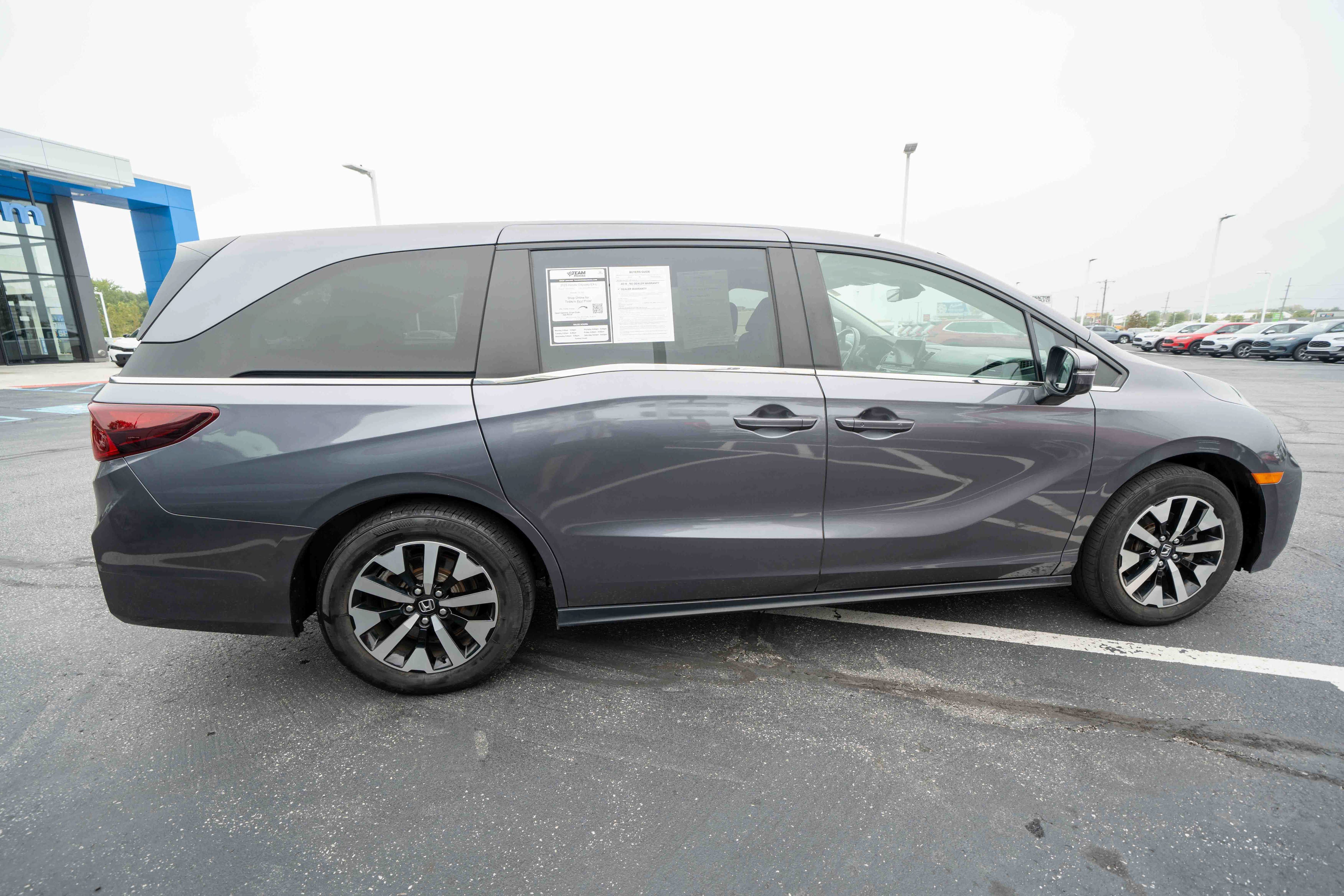 Used 2025 Honda Odyssey EX-L image 6