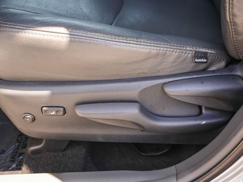 Used 2013 Toyota Prius V Three FWD image 21