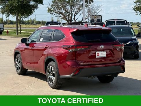 Certified 2026 Toyota Highlander XLE AWD/4WD image 5