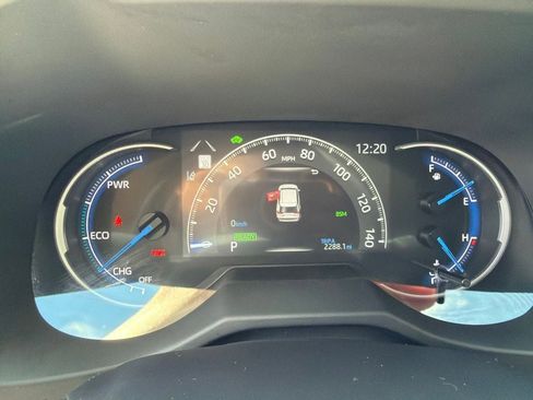 Used 2025 Toyota RAV4 XLE AWD/4WD image 20