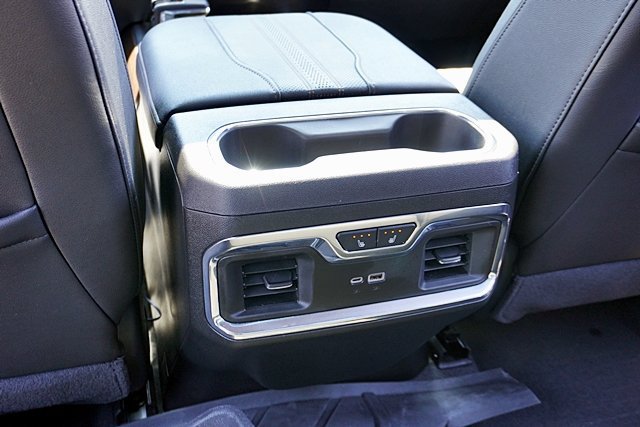 Used 2024 Chevrolet Silverado 1500 High Country w/ High Country Premium Package AWD/4WD image 30