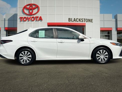 Certified 2021 Toyota Camry LE FWD image 2
