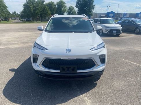 Used 2024 Buick Encore GX Sport Touring image 9