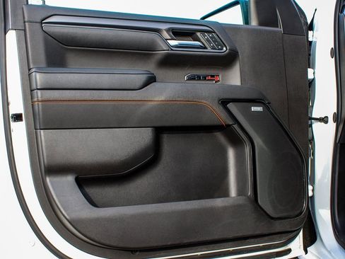 Used 2024 GMC Sierra 1500 AT4 w/ Technology Package image 8