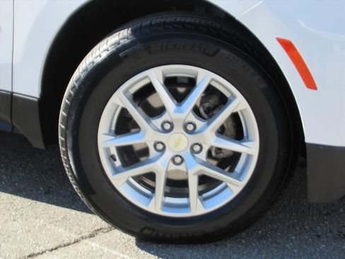 Used 2024 Chevrolet Equinox LS w/ Driver Confidence II Package image 7