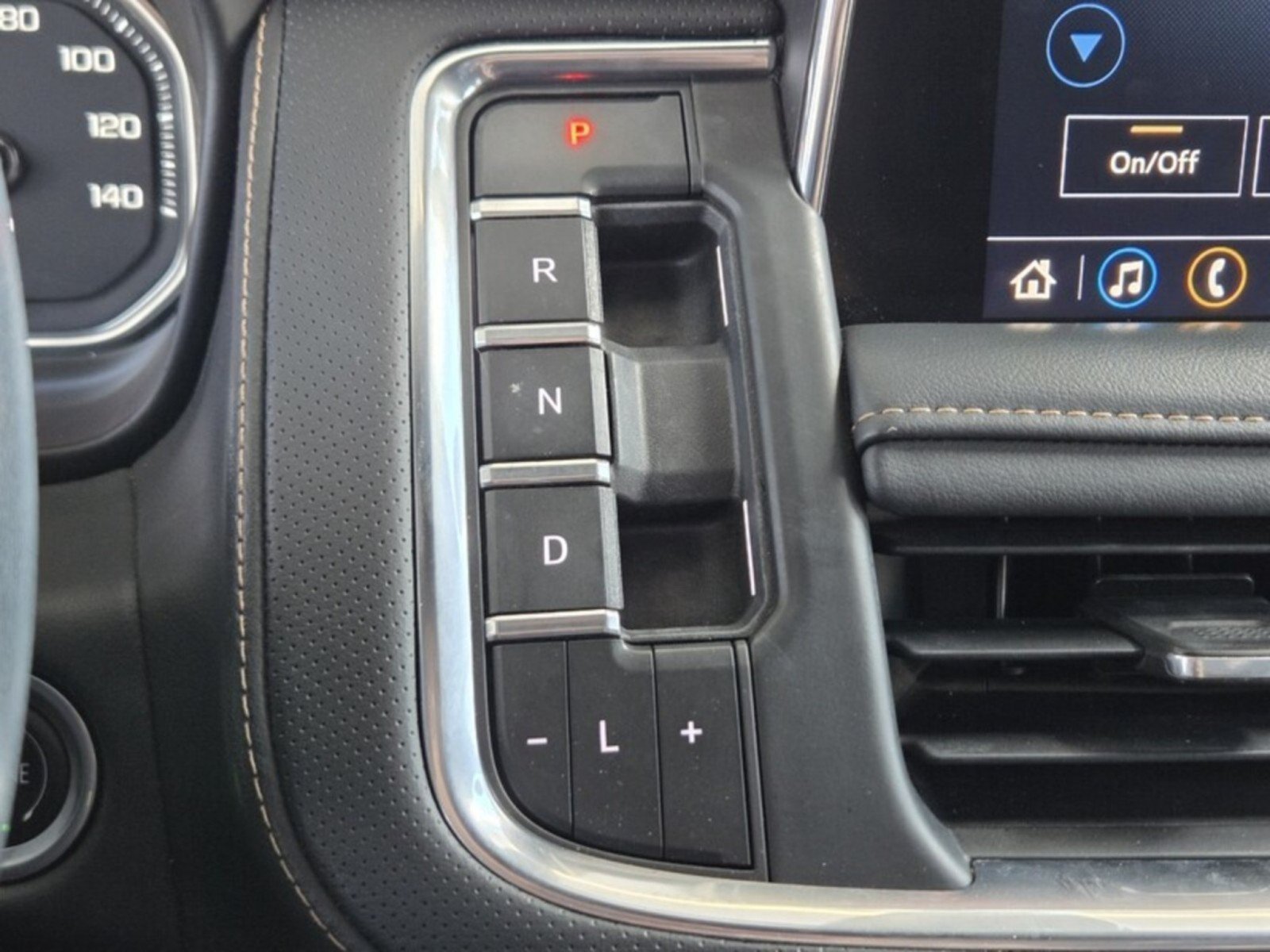 Used 2021 GMC Yukon AT4 w/ AT4 Premium Plus Package AWD/4WD image 37
