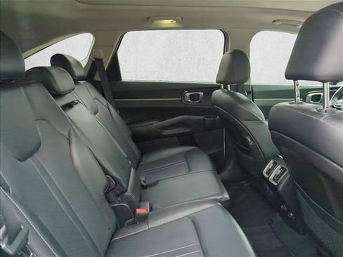 Used 2022 Kia Sorento S w/ Panoramic Sunroof Package FWD image 23