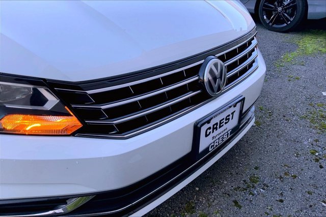 Used 2017 Volkswagen Passat 1.8T SE FWD image 30