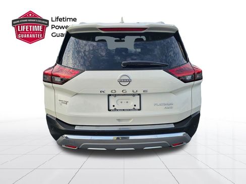 Used 2023 Nissan Rogue Platinum image 8
