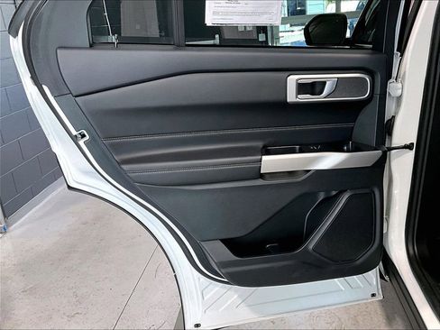 Used 2023 Ford Explorer XLT w/ Equipment Group 202A image 20