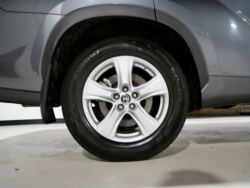 Used 2021 Toyota Highlander LE image 35