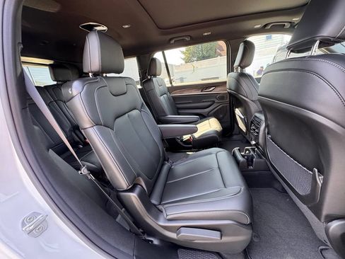 New 2026 Jeep Grand Cherokee L Limited AWD/4WD image 21