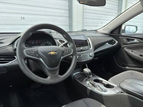 Used 2022 Chevrolet Malibu LT FWD image 11