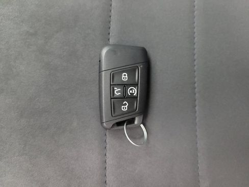 Used 2022 Volkswagen Taos SE AWD/4WD image 32