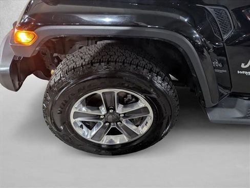 Used 2020 Jeep Wrangler Unlimited Sahara image 24