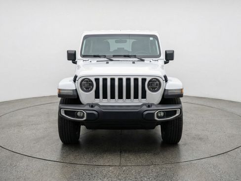 Used 2025 Jeep Wrangler Sahara image 2