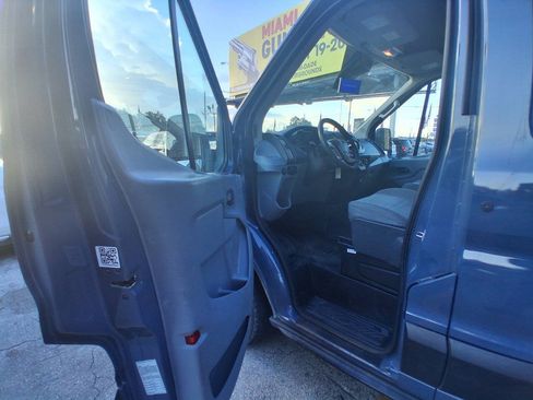 Used 2019 Ford Transit 250 148 High Roof Extended RWD image 9