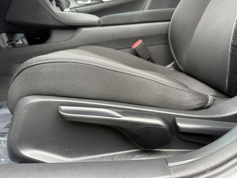 Used 2019 Honda Civic LX image 10