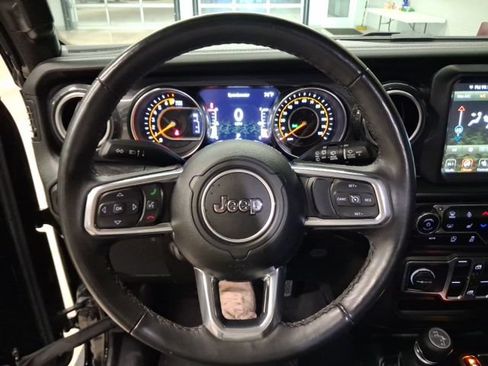 Used 2023 Jeep Wrangler Unlimited Sahara AWD/4WD image 12