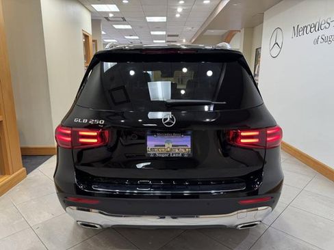 Used 2025 Mercedes-Benz GLB 250 image 4