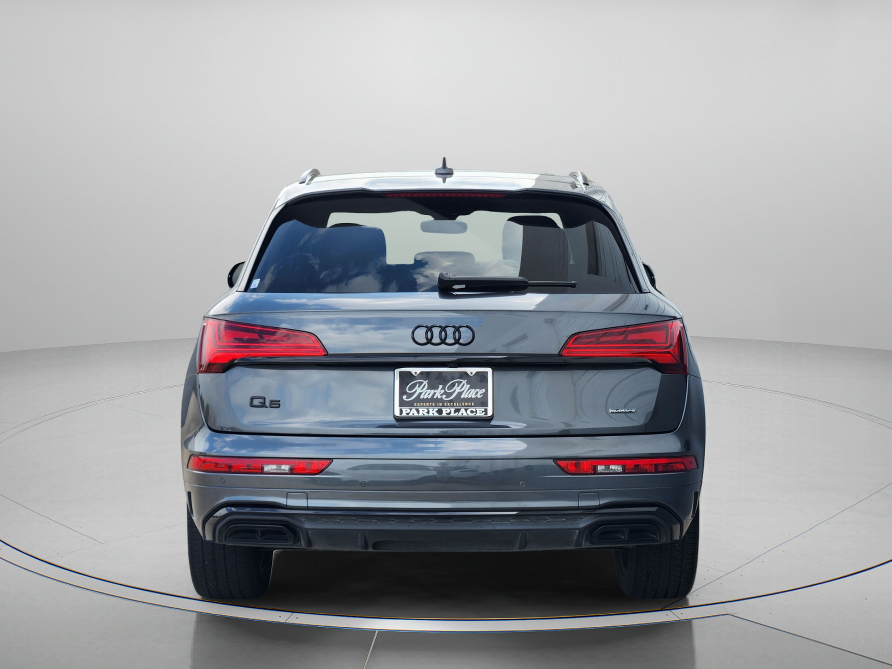 Used 2023 Audi Q5 2.0T Premium Plus w/ Premium Plus Package AWD/4WD image 4