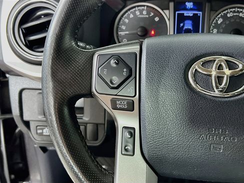 Used 2019 Toyota Tacoma SR5 RWD image 18