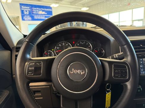 Used 2012 Jeep Liberty Sport w/ Popular Equipment Group RWD image 12