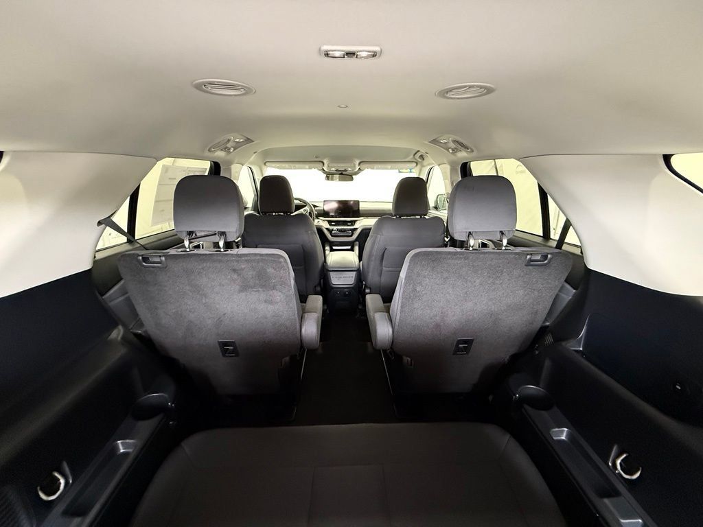 Certified 2025 Ford Explorer Active AWD/4WD image 31