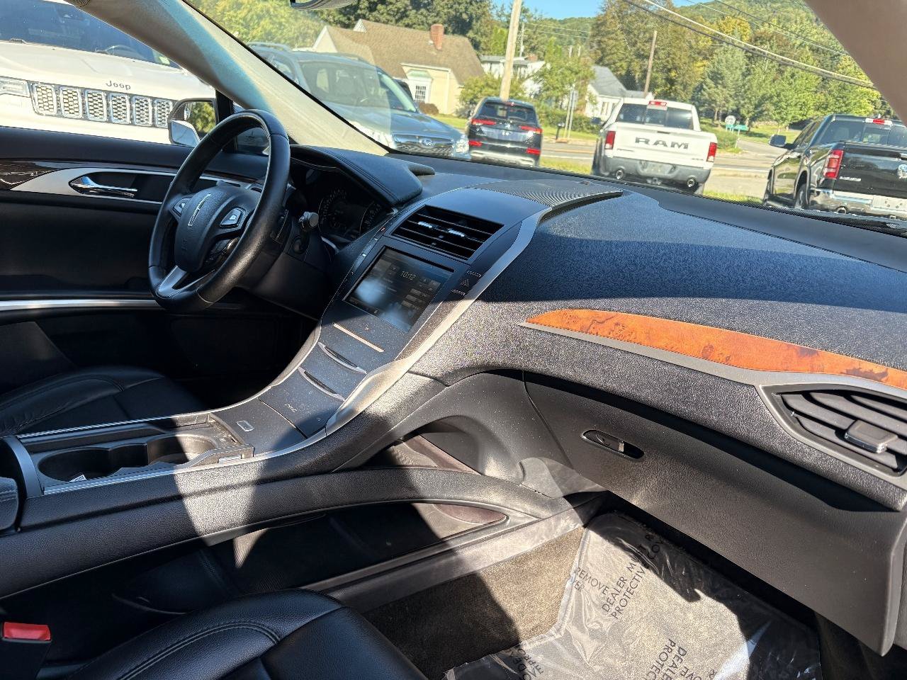 Used 2016 Lincoln MKZ AWD image 21