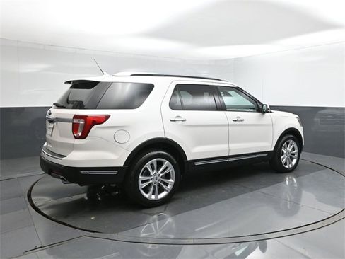 Used 2018 Ford Explorer Limited w/ Equipment Group 301A image 11