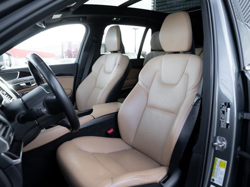 Used 2019 Volvo XC90 T6 Momentum image 22