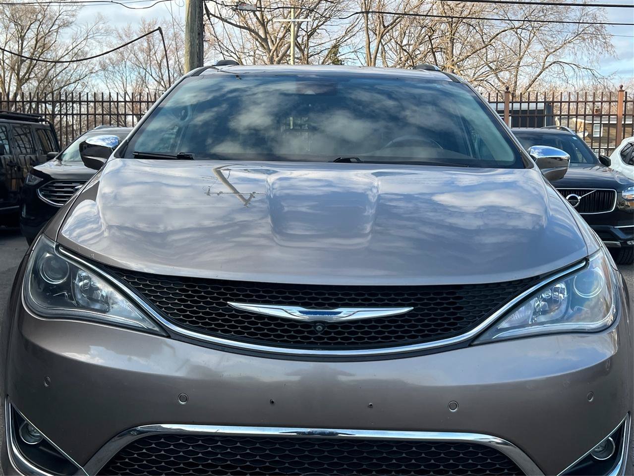 Used 2018 Chrysler Pacifica Limited FWD image 14