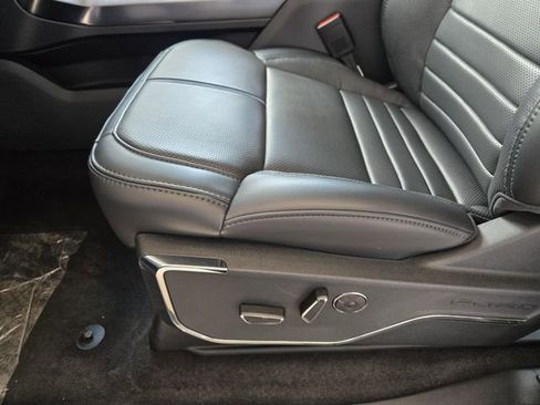 New 2025 Ford F150 Platinum w/ FX4 Off-Road Package image 18