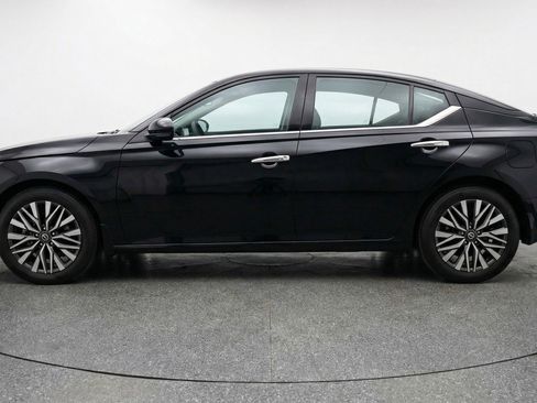 Used 2025 Nissan Altima 2.5 SV image 5