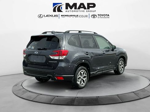 Used 2019 Subaru Forester Premium w/ All-Weather Package image 5