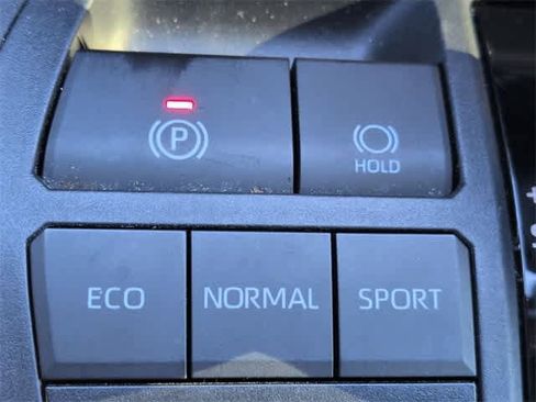 Used 2021 Toyota RAV4 XLE Premium image 38