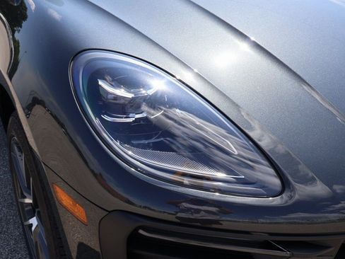 Certified 2025 Porsche Macan AWD/4WD image 14