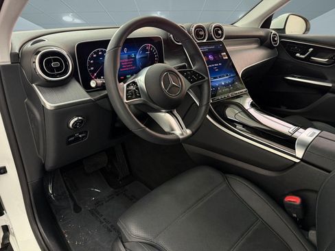 Used 2025 Mercedes-Benz GLC 350e 4MATIC image 4